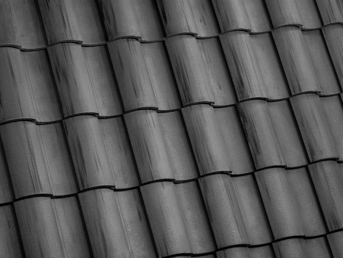 Eagle Capistrano concrete roof tile in 3503 Sierra Madre