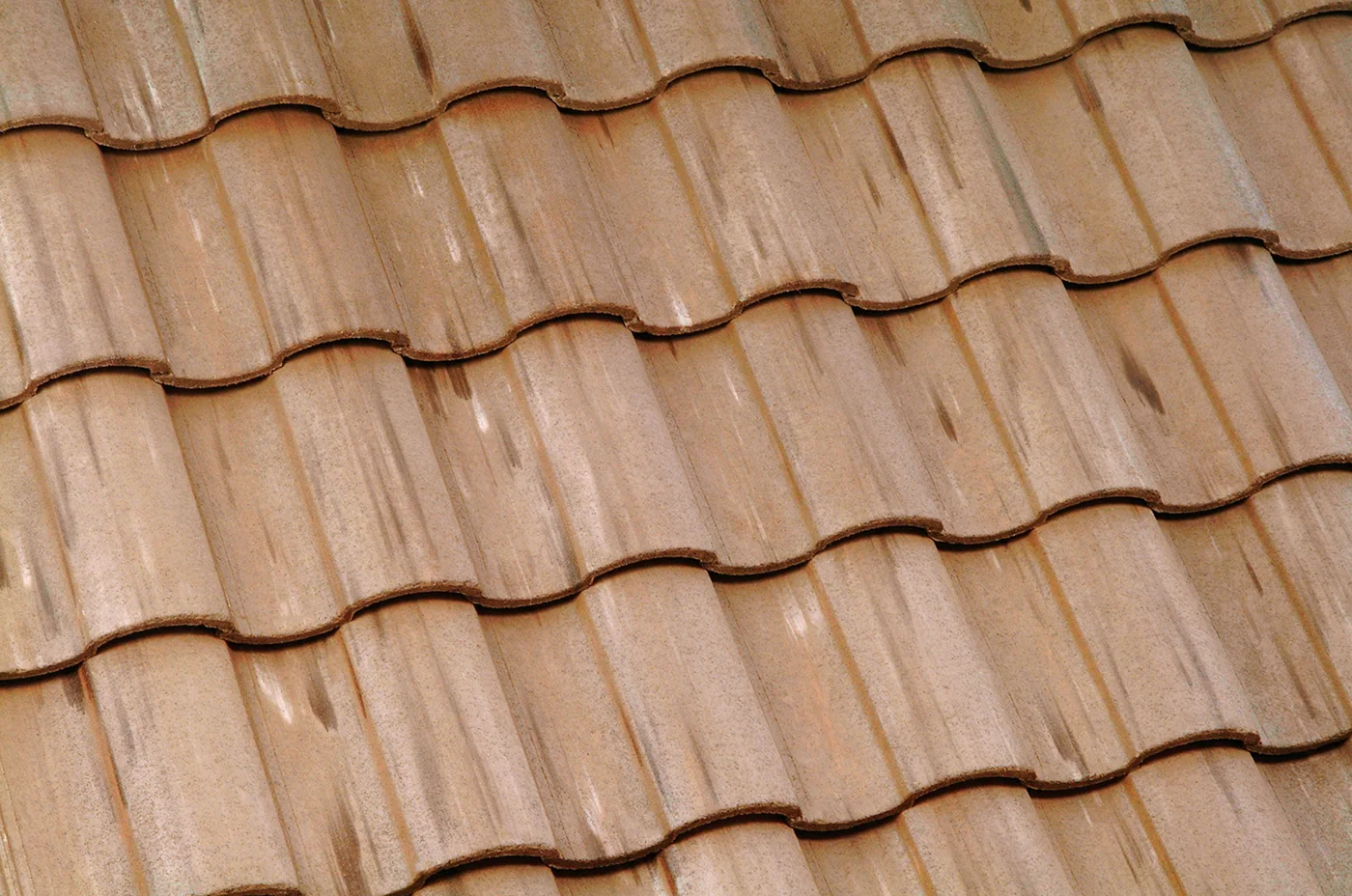 Eagle Capistrano concrete roof tile in 3549 Santa Paula