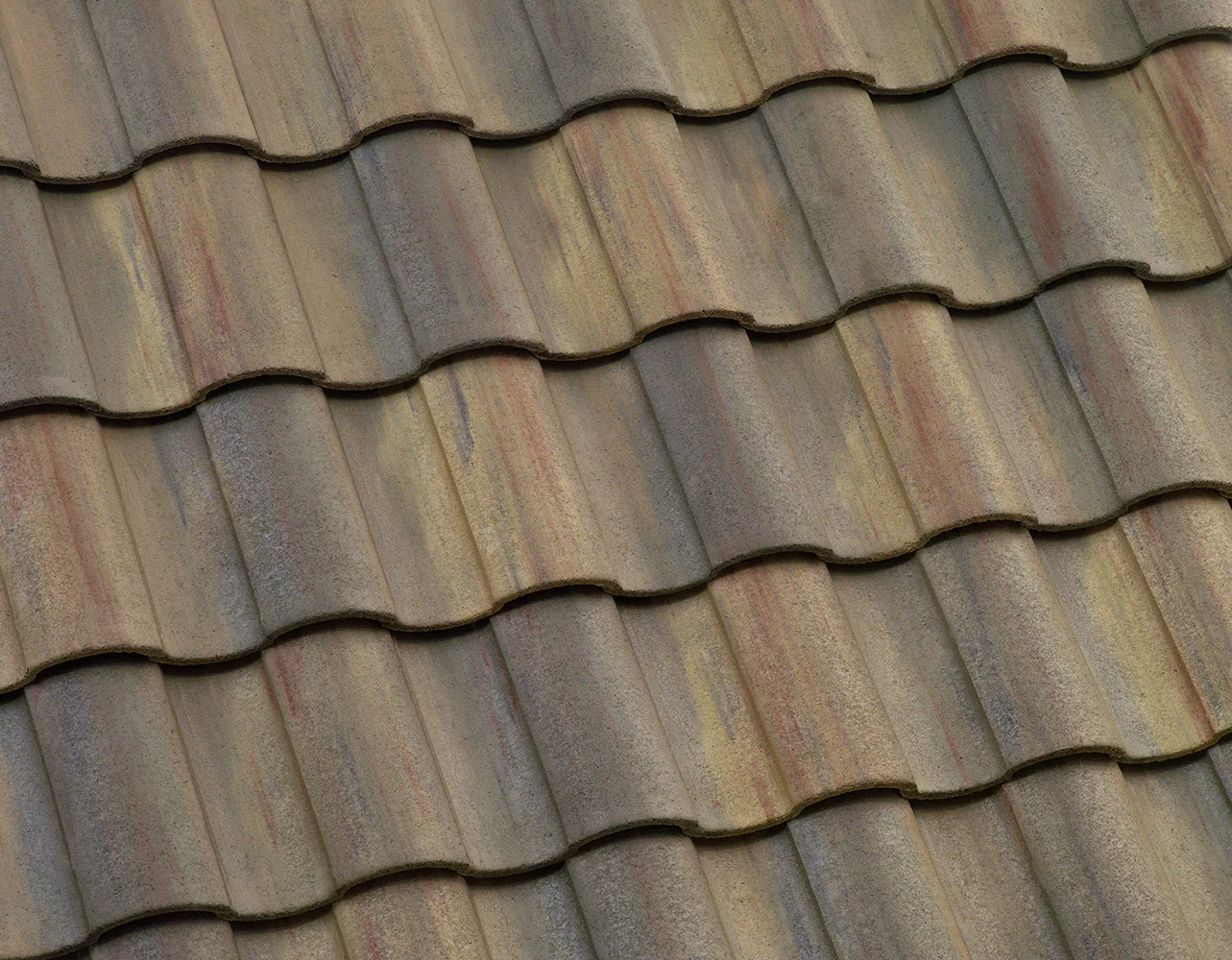 Eagle Capistrano concrete roof tile in 3634 Kings Canyon Blend