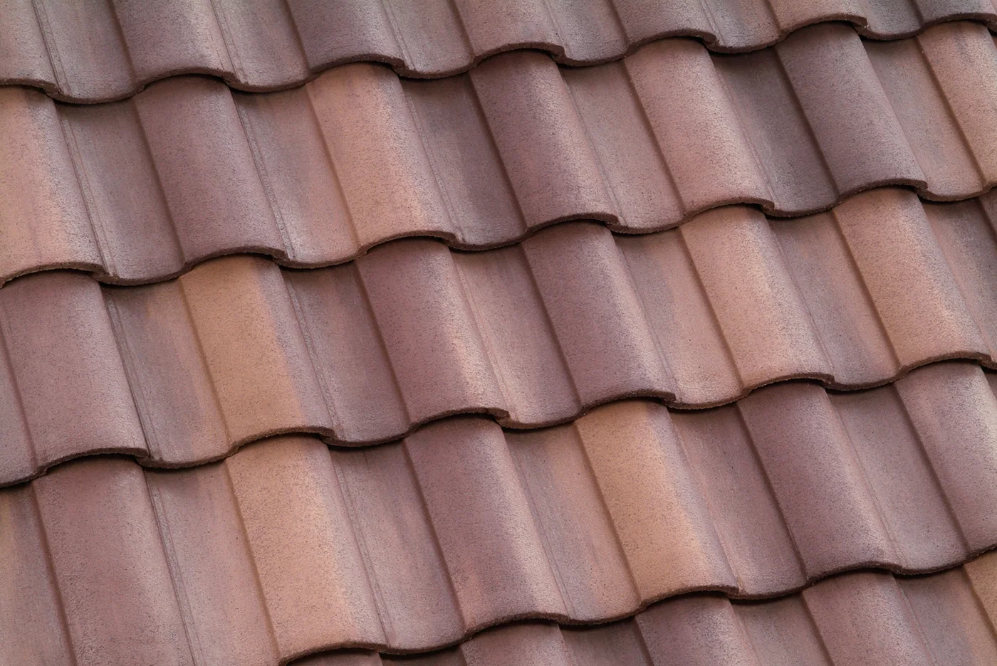 Eagle Capistrano concrete roof tile in 3684 San Rafael Blend