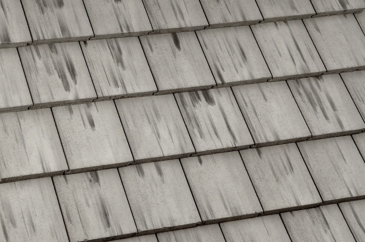 Eagle Bel Air concrete roof tile in 4511 Flintridge Gray