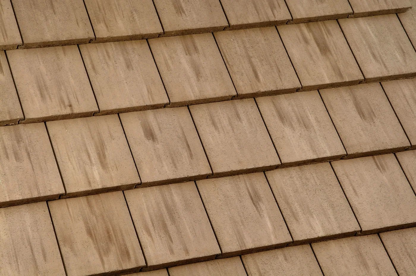 Eagle Bel Air concrete roof tile in 4549 Santa Paula