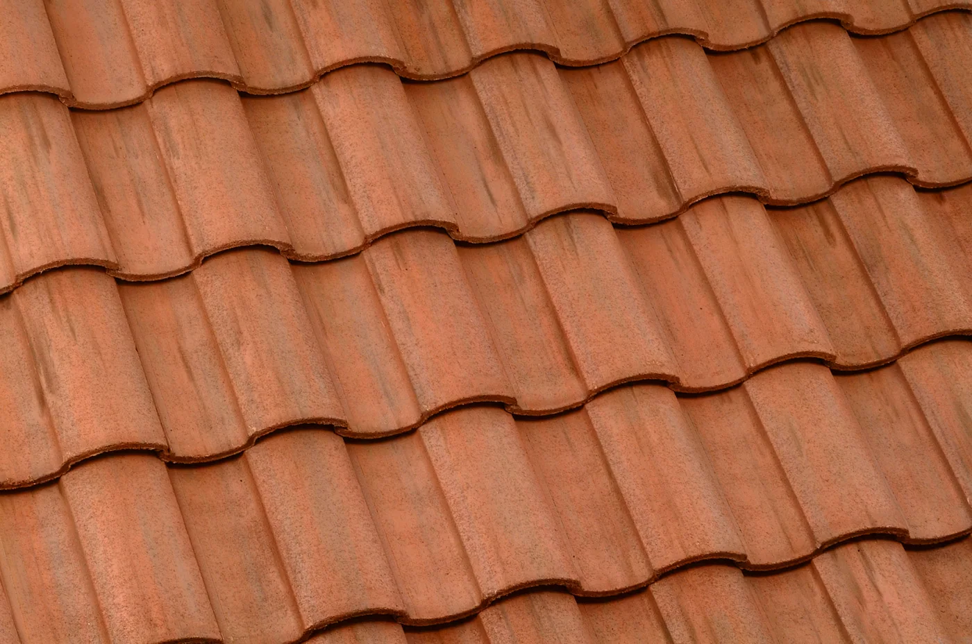 Eagle Capistrano concrete roof tile in 526 Valencia