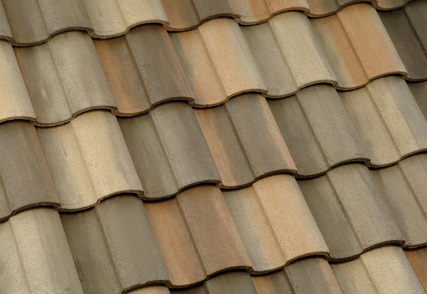Eagle Capistrano concrete roof tile in 573 Walnut Creek Blend