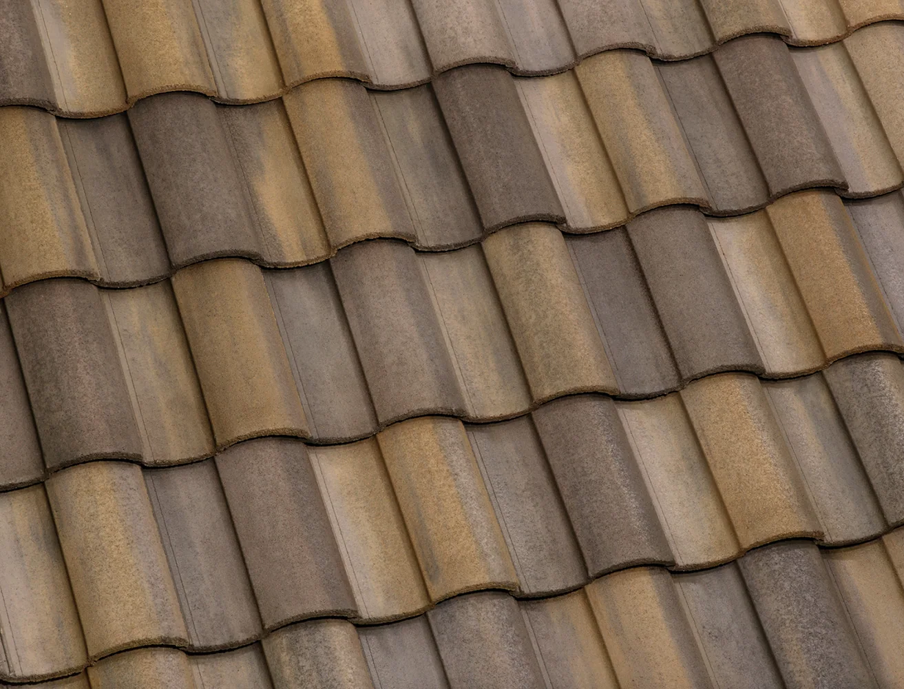 Eagle Capistrano concrete roof tile in SCC 8823 Pebble Beach Blend