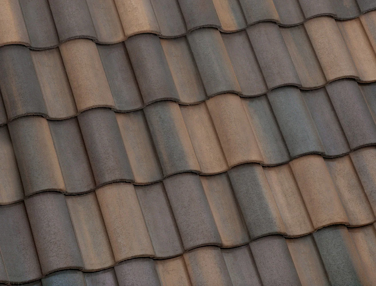 Eagle Capistrano concrete roof tile in SCC 8829 Santa Fe Blend